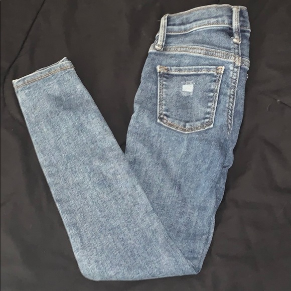 Old Navy Ripped Skinny Jeggings - Picture 3 of 4